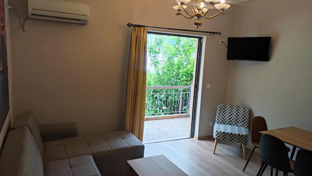 Vasileiou Apartments كامينا فورلا المظهر الخارجي الصورة